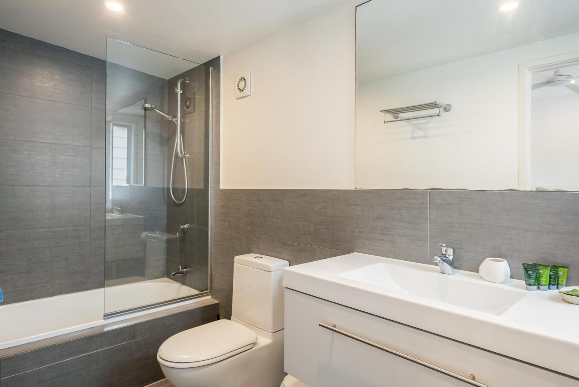 Aaman & Cinta Luxury Villas Teluk Byron Bagian luar foto
